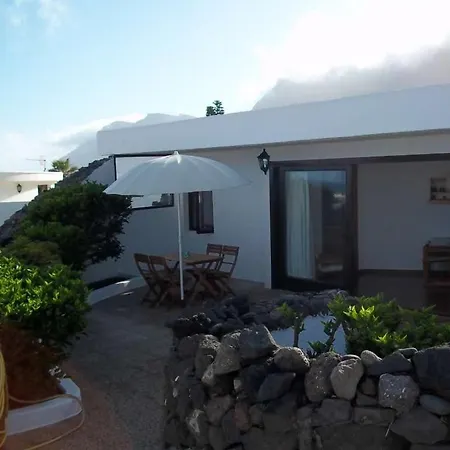 Sleeps 4 Wifi * Famara